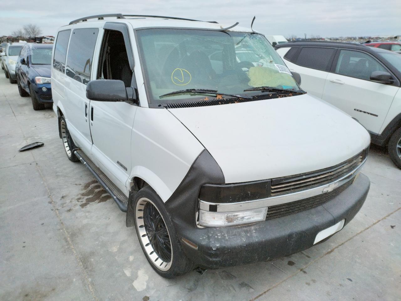 CHEVROLET ASTRO 2002 with VIN 1GNDM19X72B104818 - Photo from auction