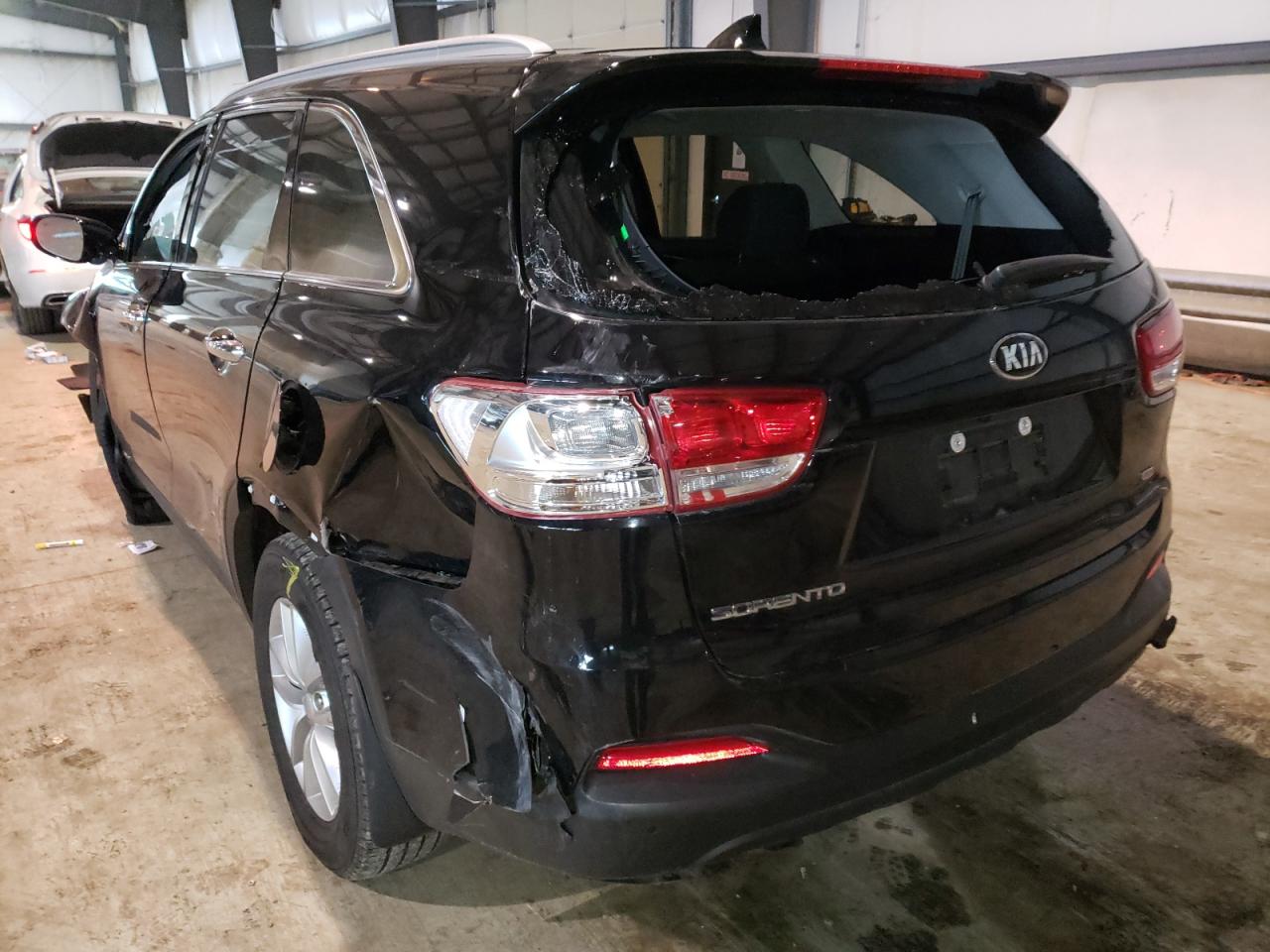 Photo 3 from auction – 2018 KIA SORENTO LX with VIN 5XYPGDA39JG348255