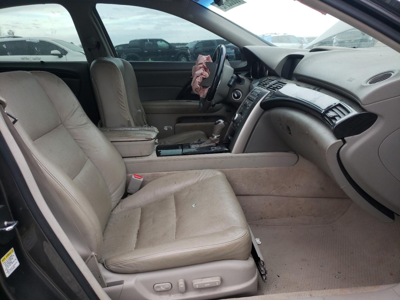 Photo 5 from auction – 2010 ACURA RL with VIN JH4KB2F67AC000991