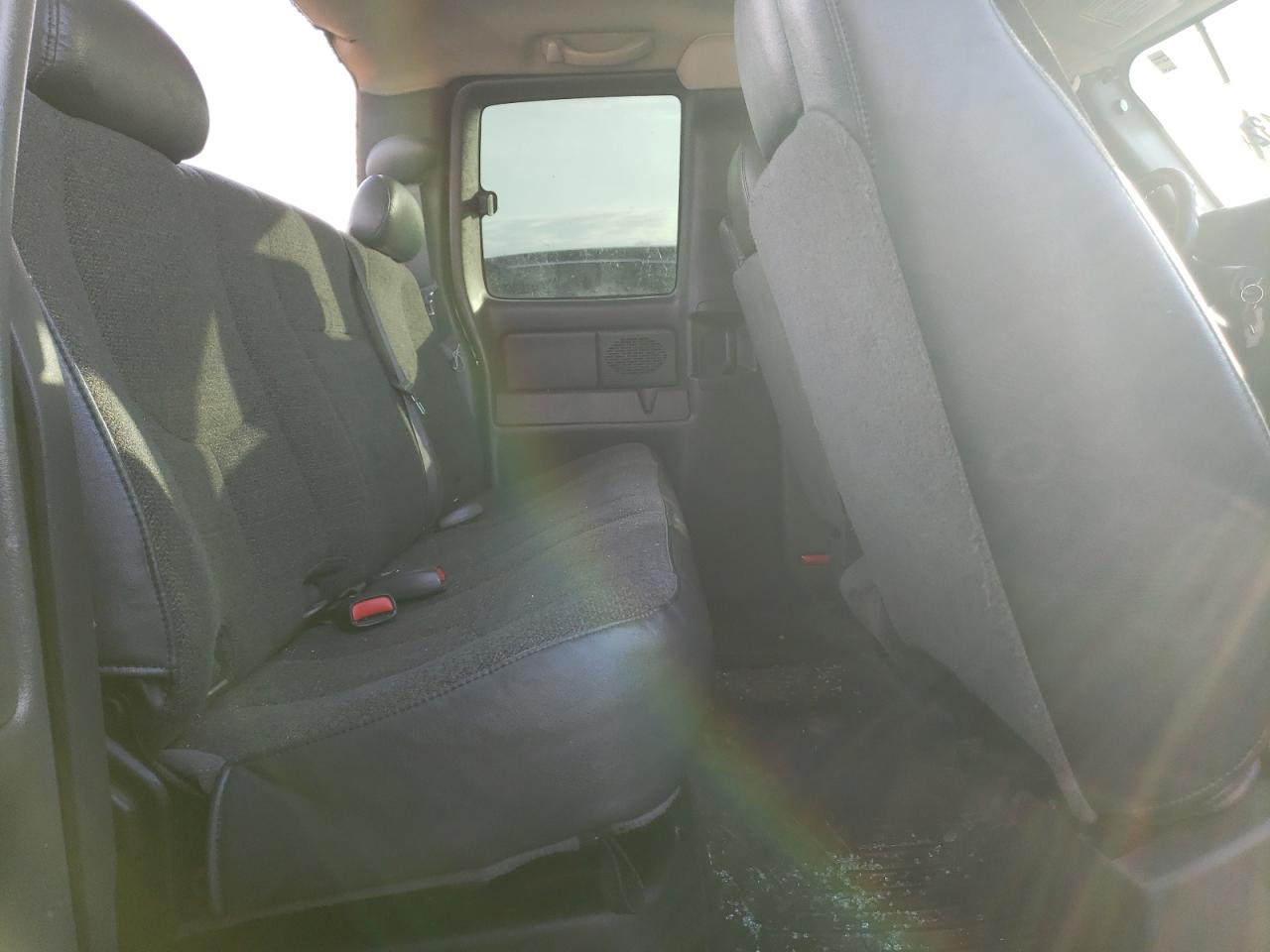 Photo 6 from auction – 2006 CHEVROLET SILVERADO with VIN 1GCEK19V86Z209463