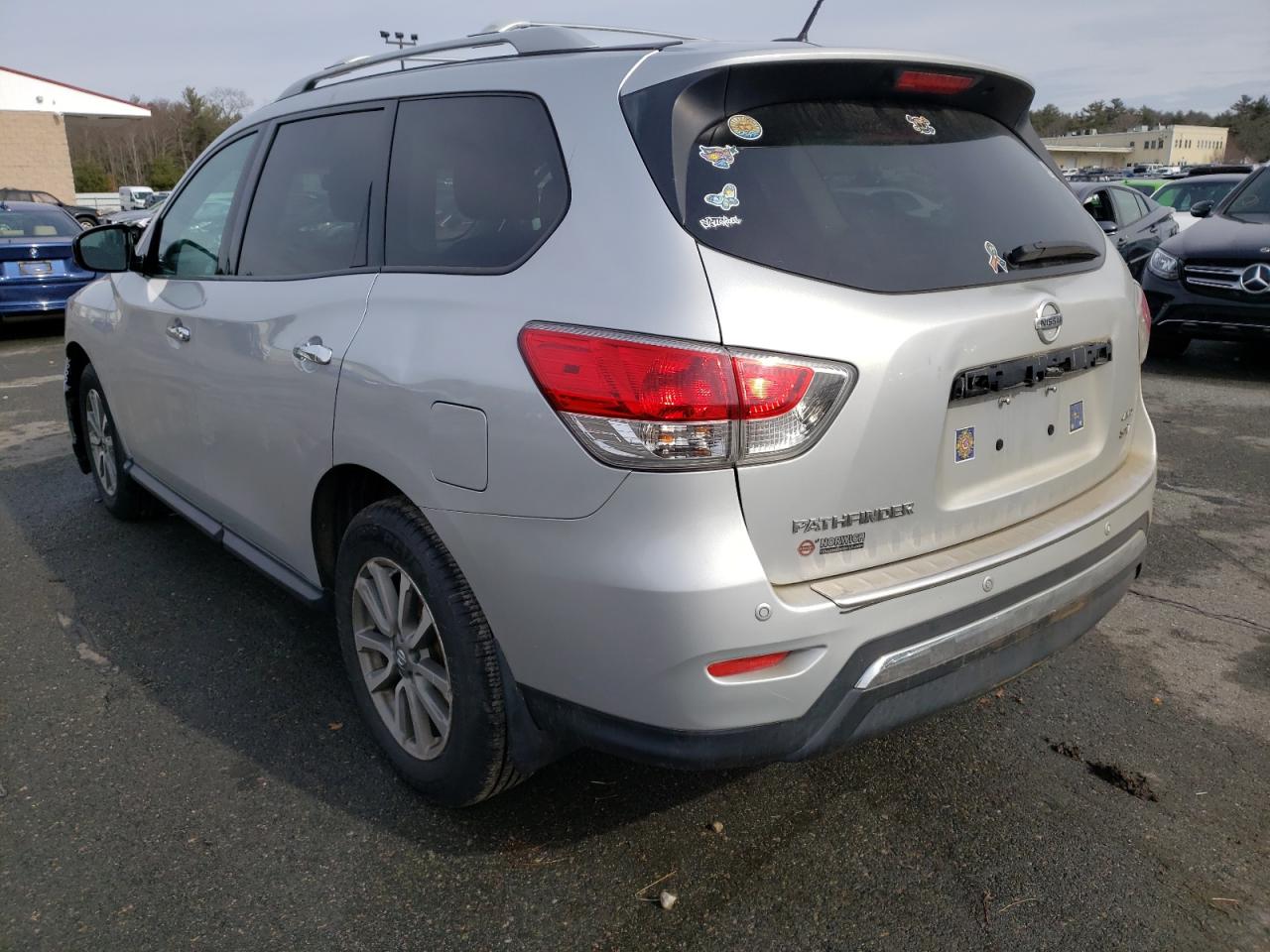 Photo 3 from auction – 2016 NISSAN PATHFINDER with VIN 5N1AR2MM1GC665397