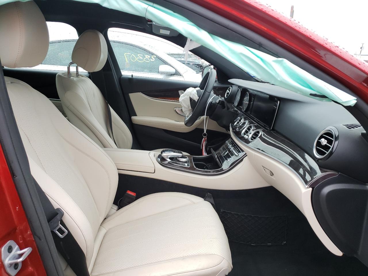 Photo 5 from auction – 2019 MERCEDES-BENZ E 300 with VIN WDDZF4JB3KA516613