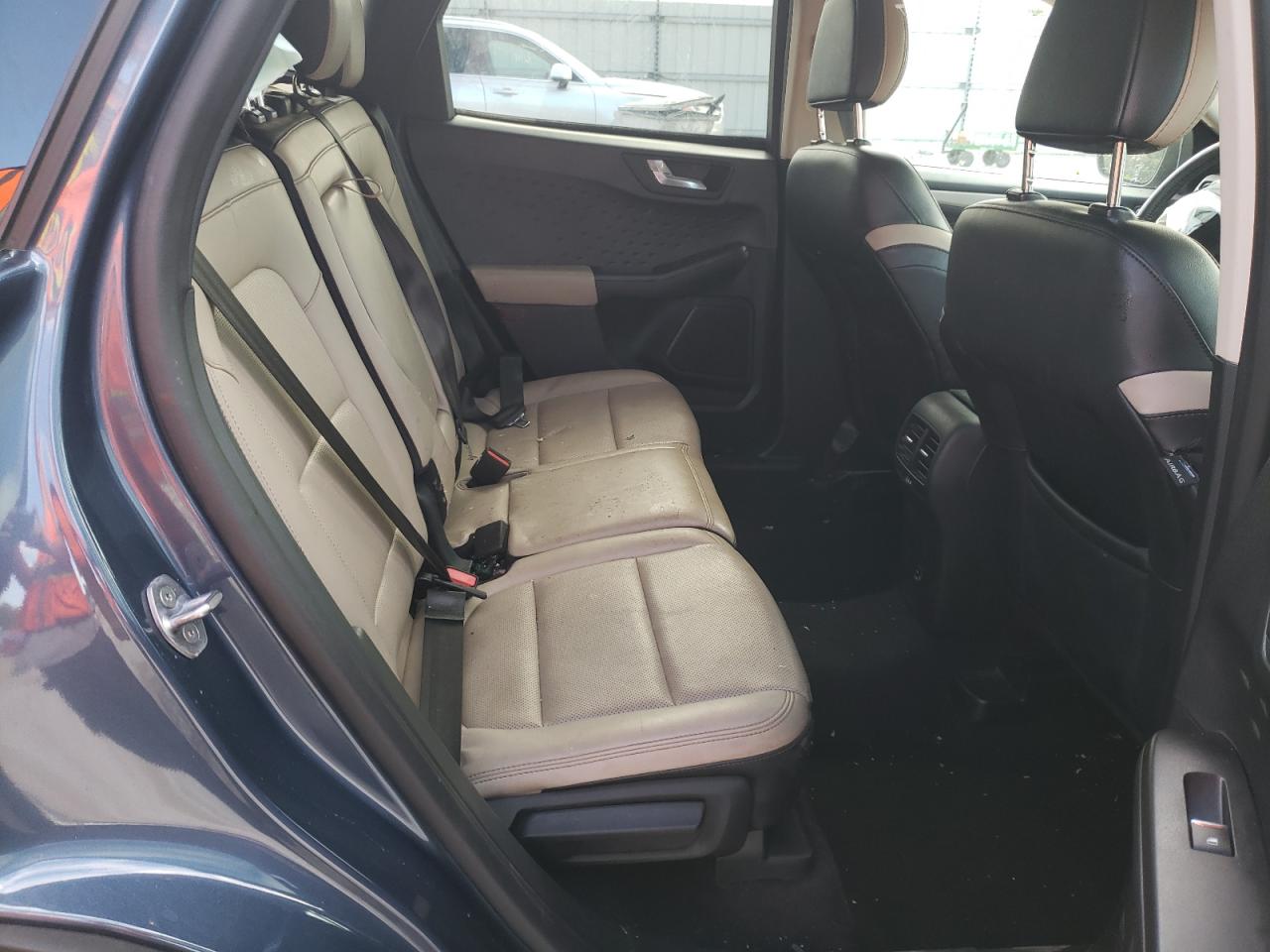 Photo 6 from auction – 2020 FORD ESCAPE SEL with VIN 1FMCU0H60LUC55489