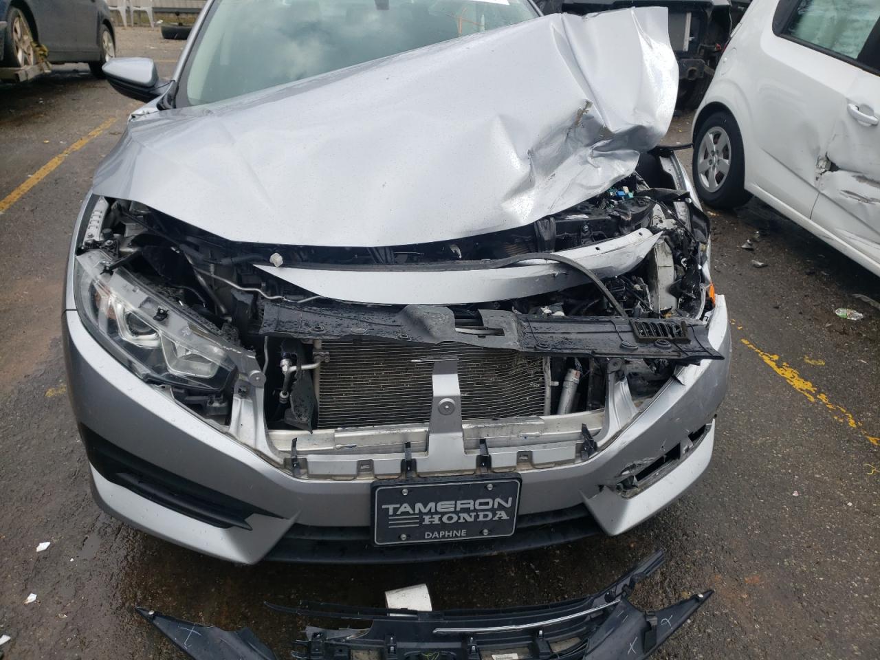 Photo 9 from auction – 2018 HONDA CIVIC LX with VIN 19XFC2F58JE021400
