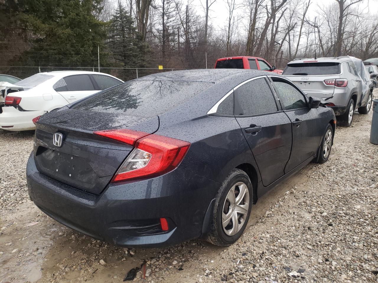 Photo 4 from auction – 2017 HONDA CIVIC LX with VIN 19XFC2F5XHE030383