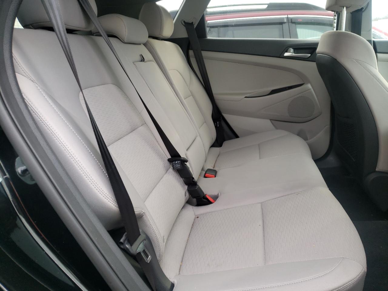 Photo 6 from auction – 2019 HYUNDAI TUCSON SE with VIN KM8J2CA44KU978882