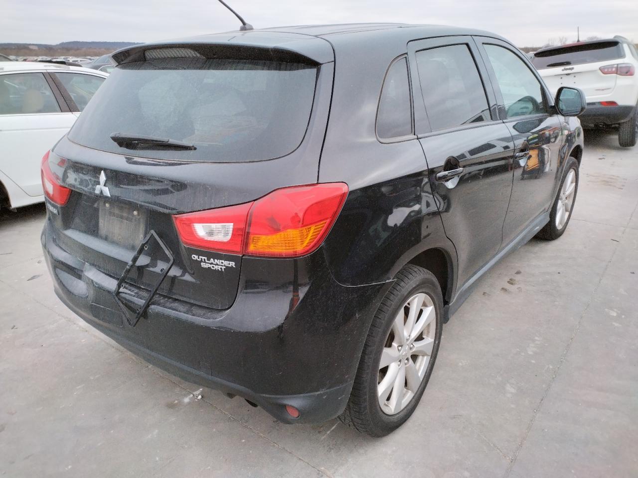 Photo 4 from auction – 2014 MITSUBISHI OUTLANDER with VIN 4A4AP3AU1EE008582