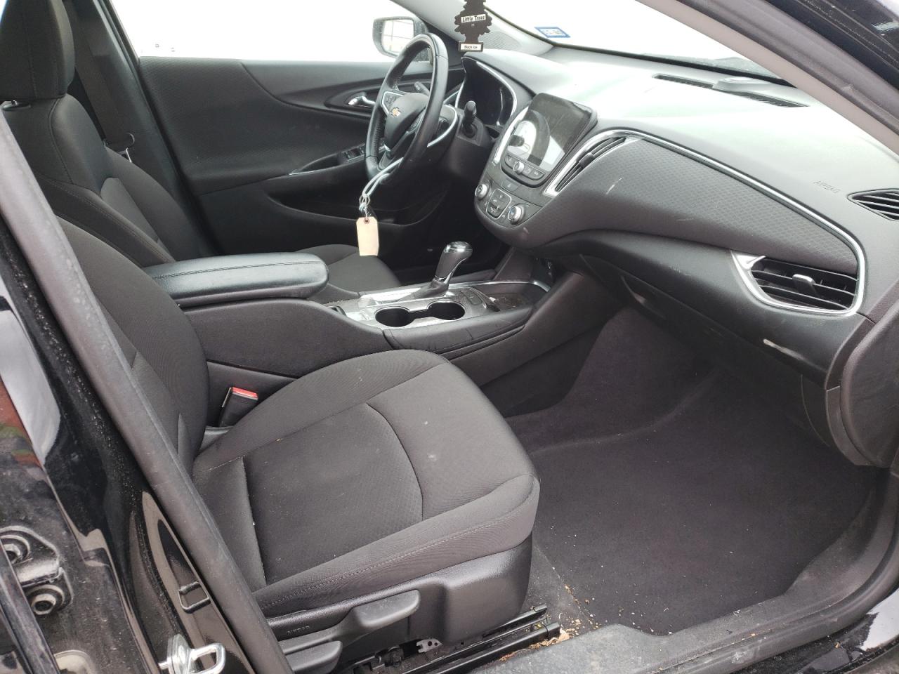 Photo 5 from auction – 2018 CHEVROLET MALIBU LT with VIN 1G1ZD5ST3JF229201