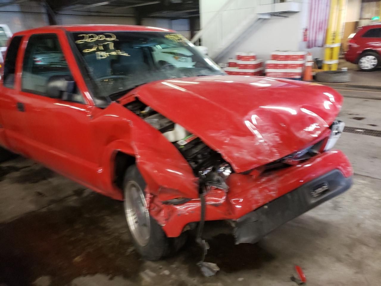 Photo 9 from auction – 2000 GMC SONOMA with VIN 1GTCS195XY8280101