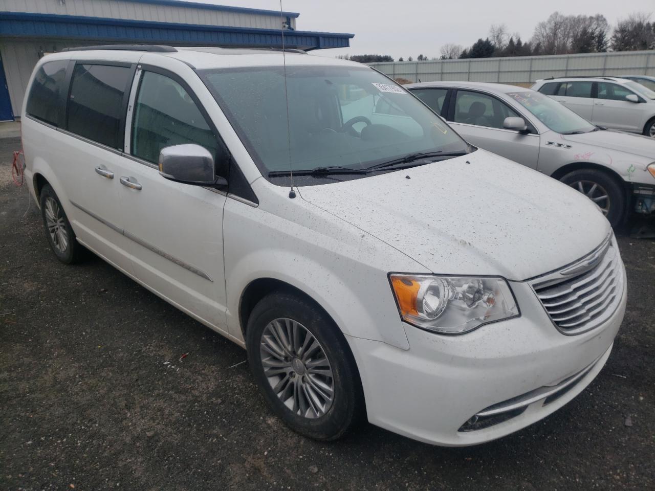 Photo 1 from auction – 2014 CHRYSLER TOWN & COU with VIN 2C4RC1CG8ER303490