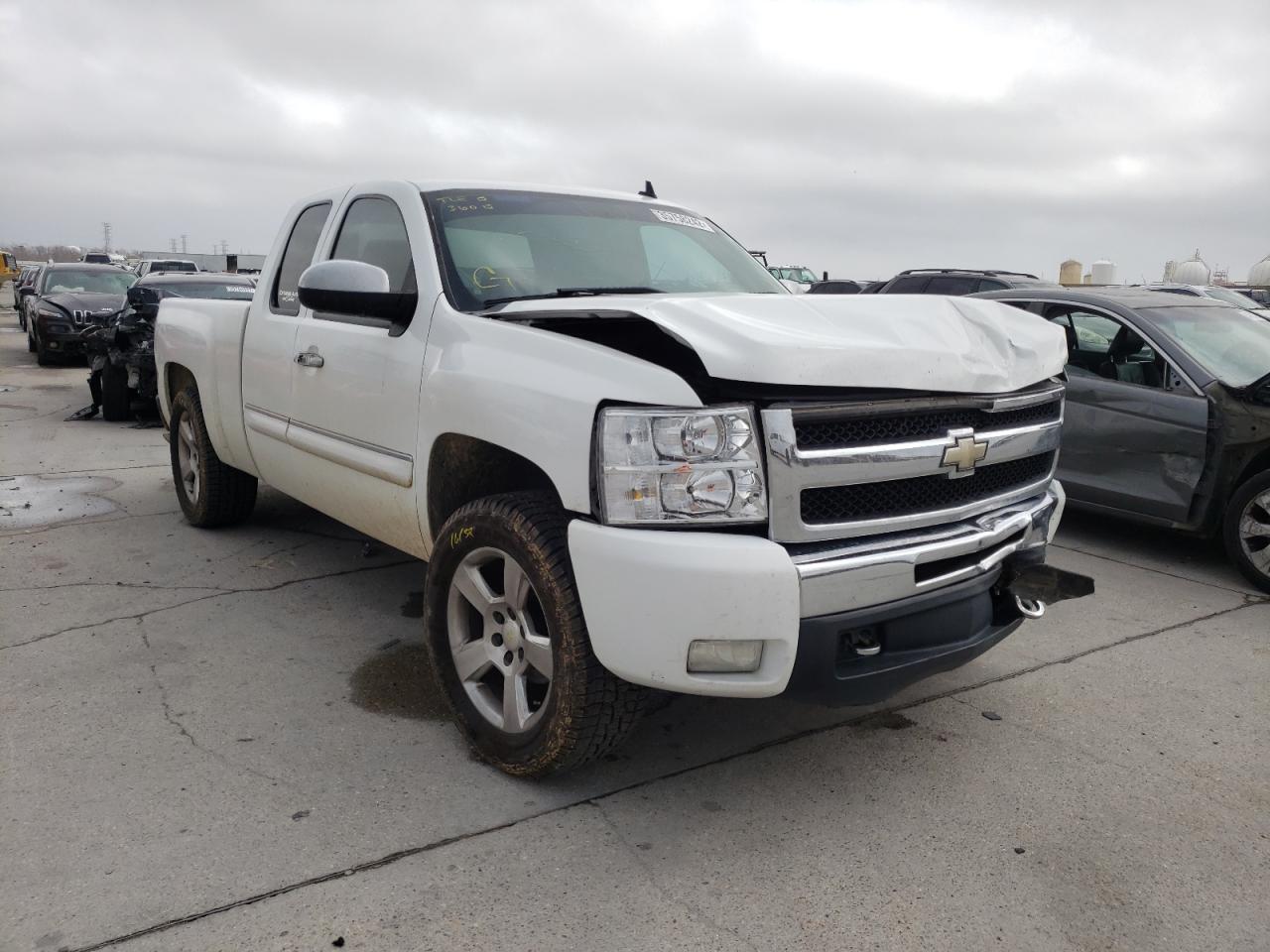 CHEVROLET SILVERADO 2011 with VIN 1GCRCSE05BZ115517 - Photo from auction