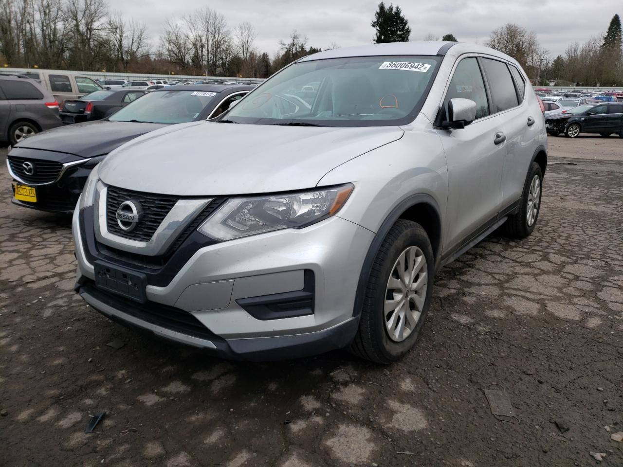 Photo 2 from auction – 2017 NISSAN ROGUE S with VIN KNMAT2MV5HP570964