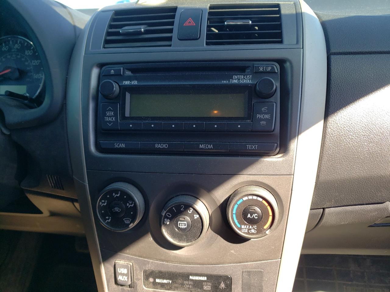 Photo 9 from auction – 2012 TOYOTA COROLLA BA with VIN 2T1BU4EE3CC851809