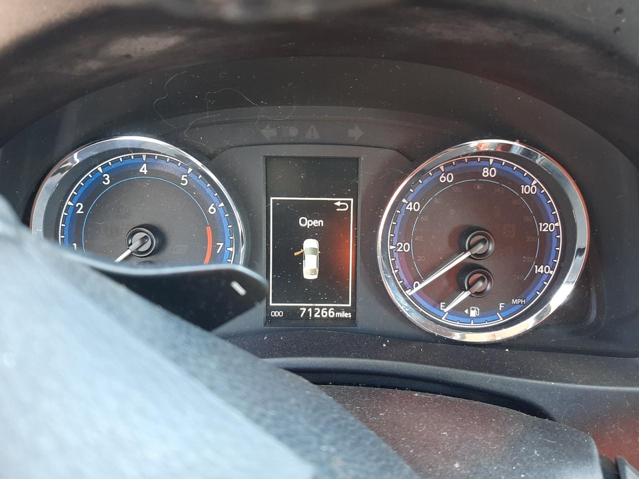 Photo 8 from auction – 2017 TOYOTA COROLLA L with VIN 5YFBURHE4HP642420