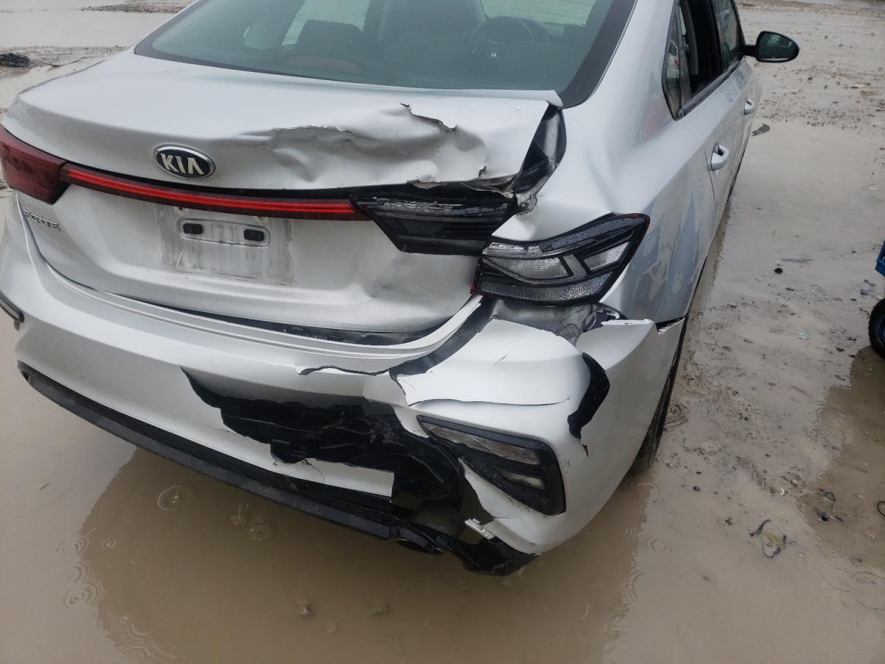 Photo 9 from auction – 2019 KIA FORTE FE with VIN 3KPF24AD1KE077578