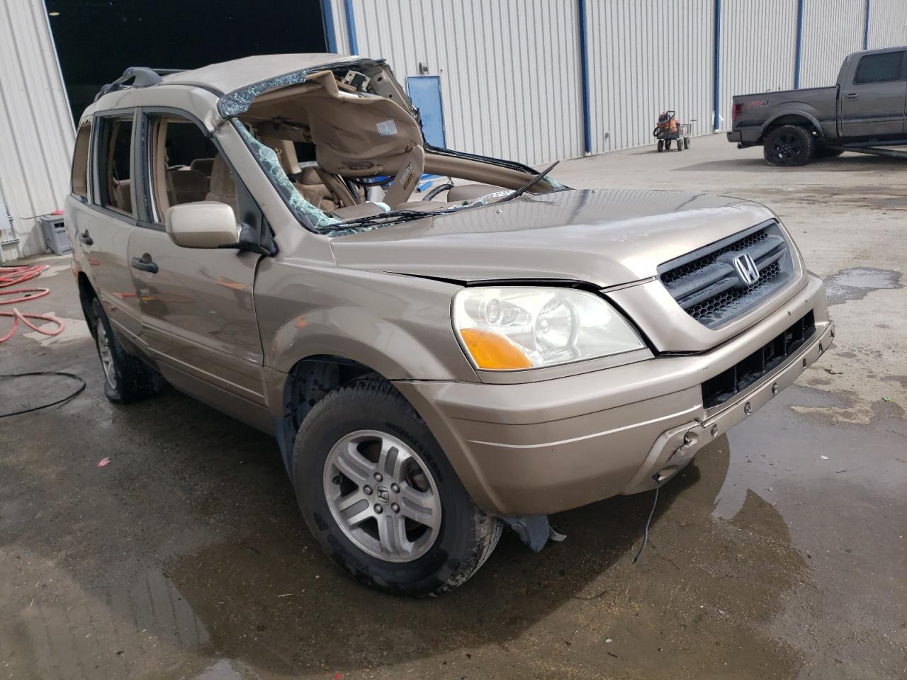 HONDA PILOT EX 2003 with VIN 2HKYF18453H548114 - Photo from auction