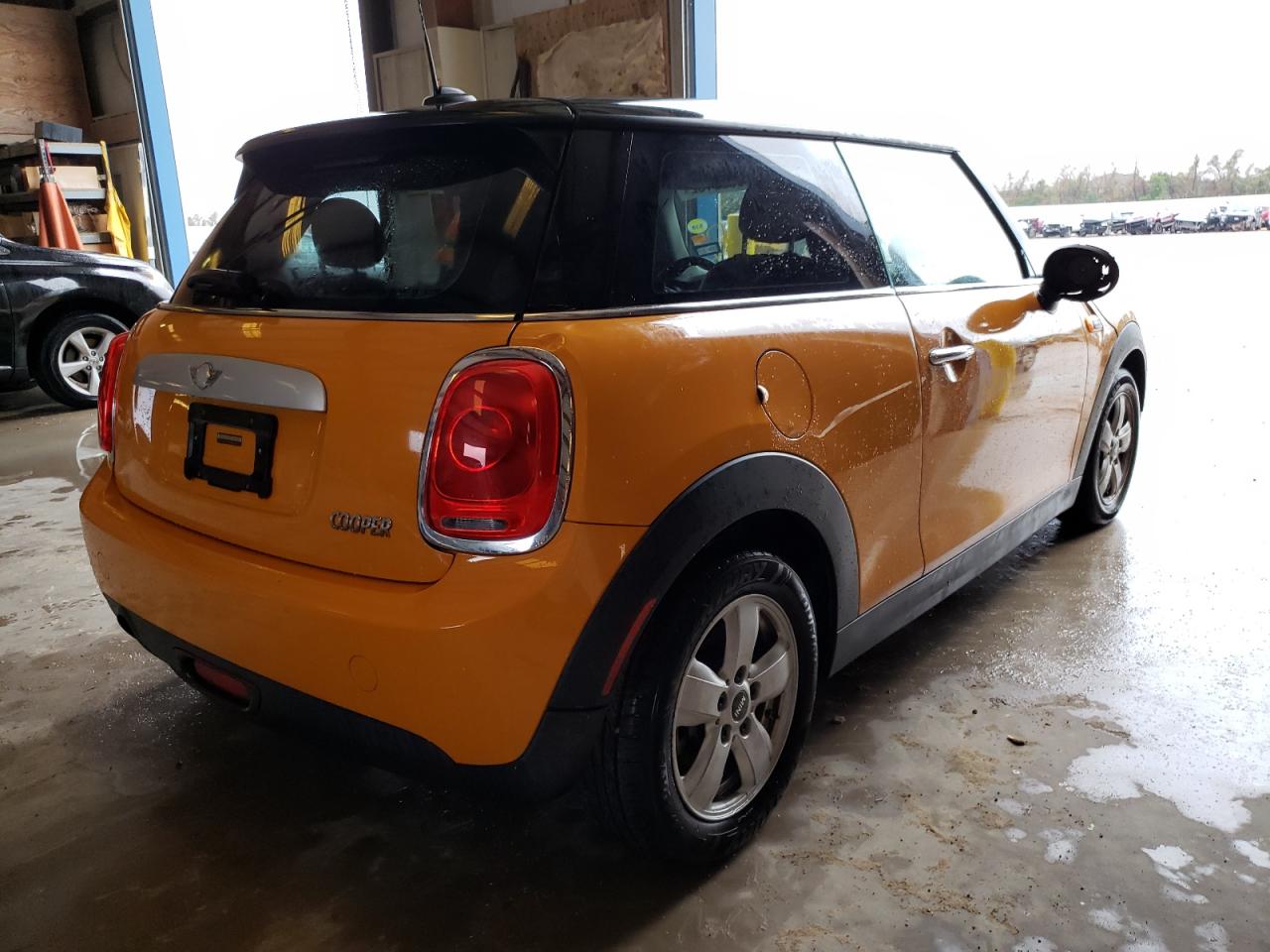Photo 4 from auction – 2014 MINI COOPER with VIN WMWXM5C54ET933765
