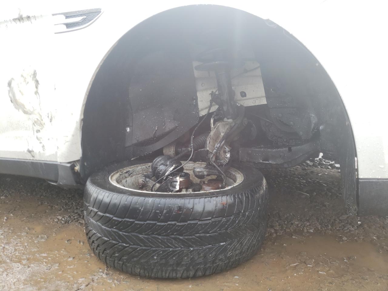 Photo 9 from auction – 2012 FORD TAURUS SEL with VIN 1FAHP2HW0CG118442