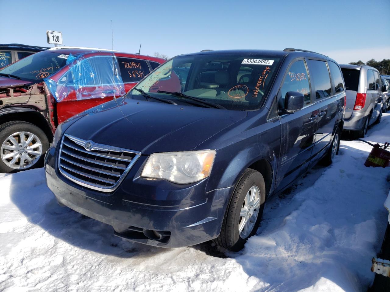 Photo 2 from auction – 2008 CHRYSLER TOWN & COU with VIN 2A8HR54P78R730267