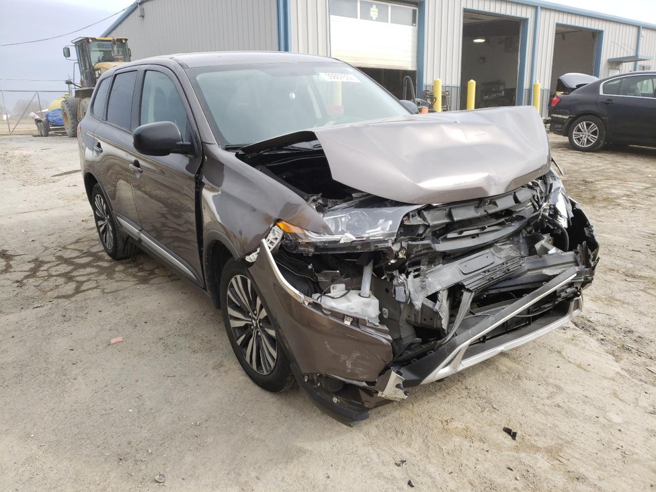 MITSUBISHI OUTLANDER 2020 with VIN JA4AD2A3XLZ032963 - Photo from auction