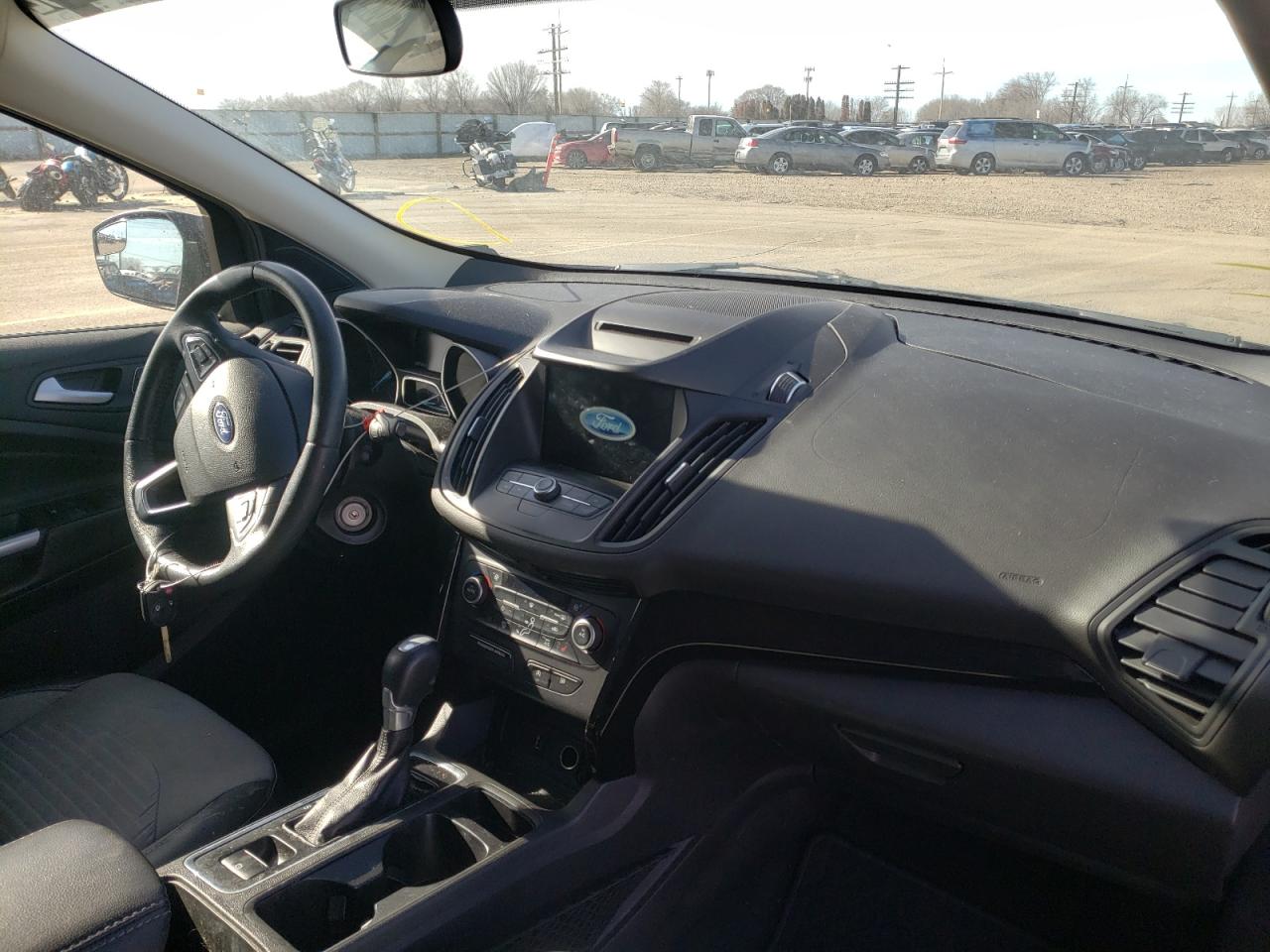 Photo 9 from auction – 2018 FORD ESCAPE SE with VIN 1FMCU0GD8JUA79367