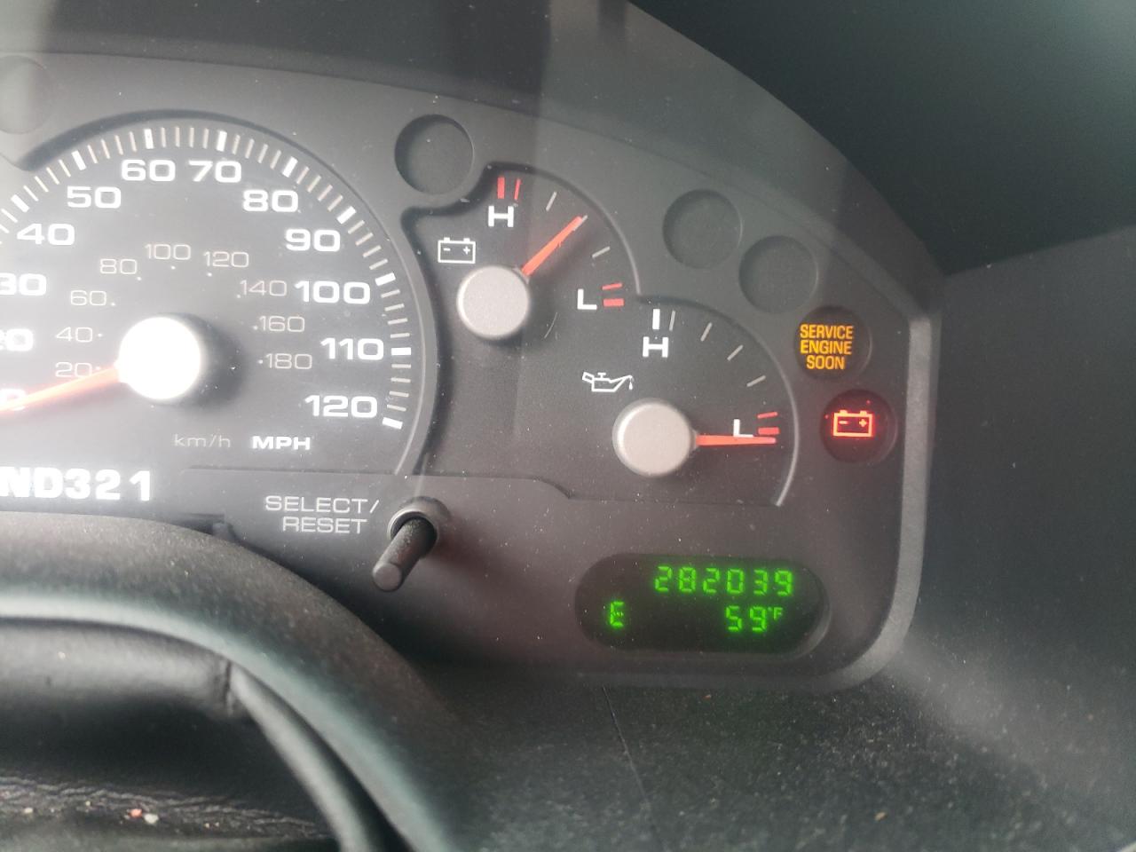 Photo 8 from auction – 2004 FORD EXPLORER X with VIN 1FMZU63KX4UA60261