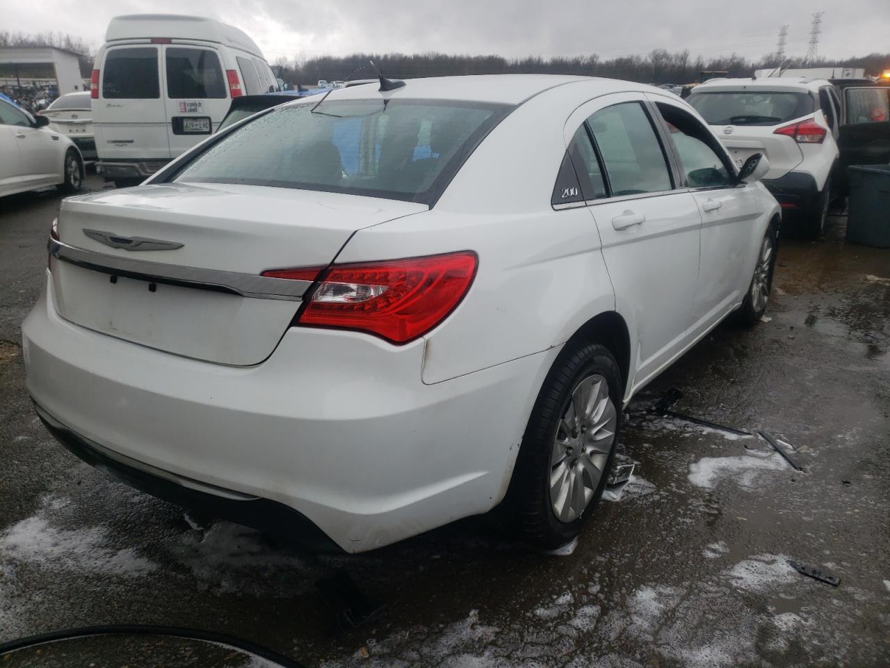 Photo 4 from auction – 2014 CHRYSLER 200 LX with VIN 1C3CCBAB6EN142352