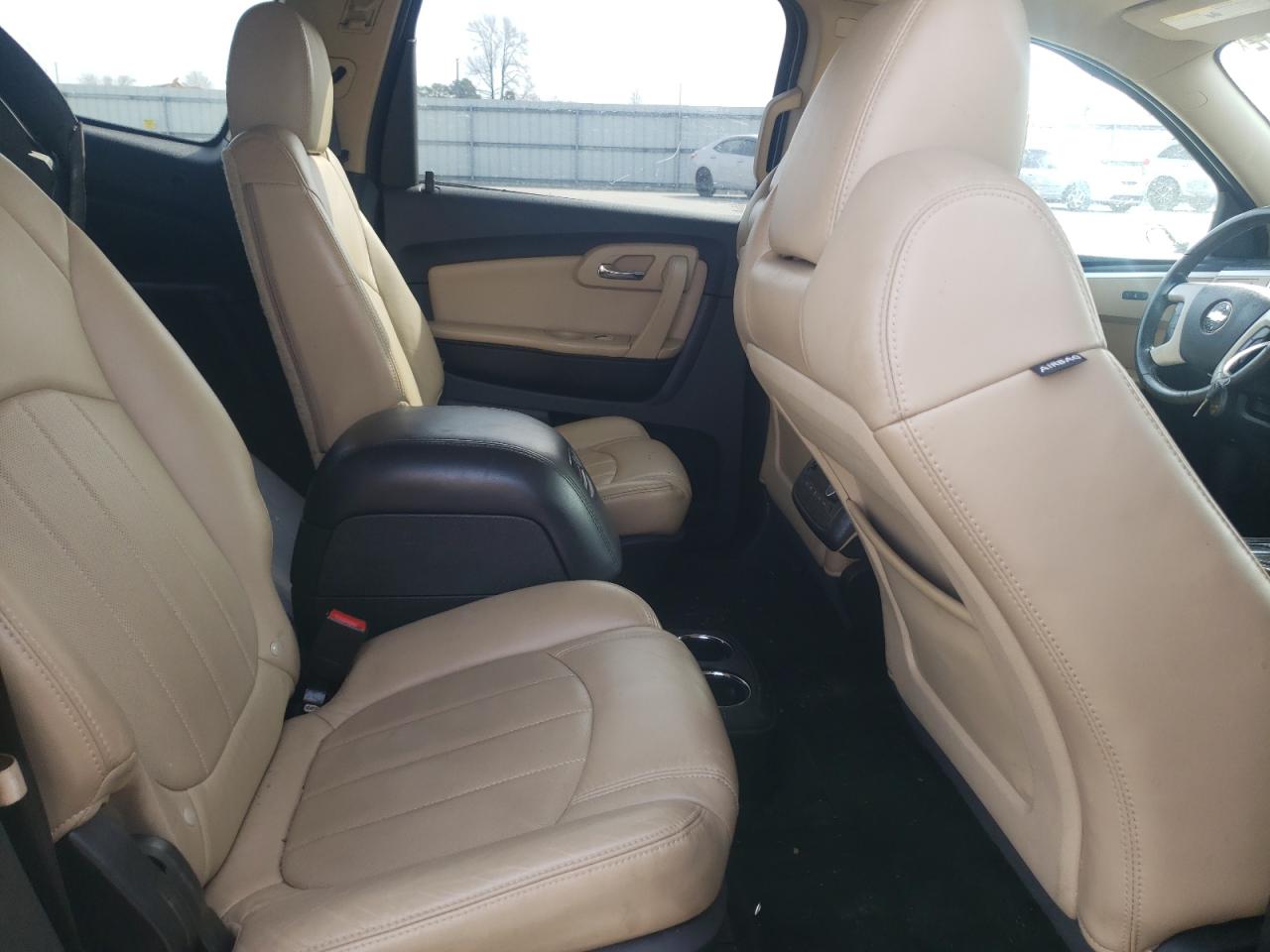 Photo 6 from auction – 2011 CHEVROLET TRAVERSE L with VIN 1GNKRLED1BJ211286