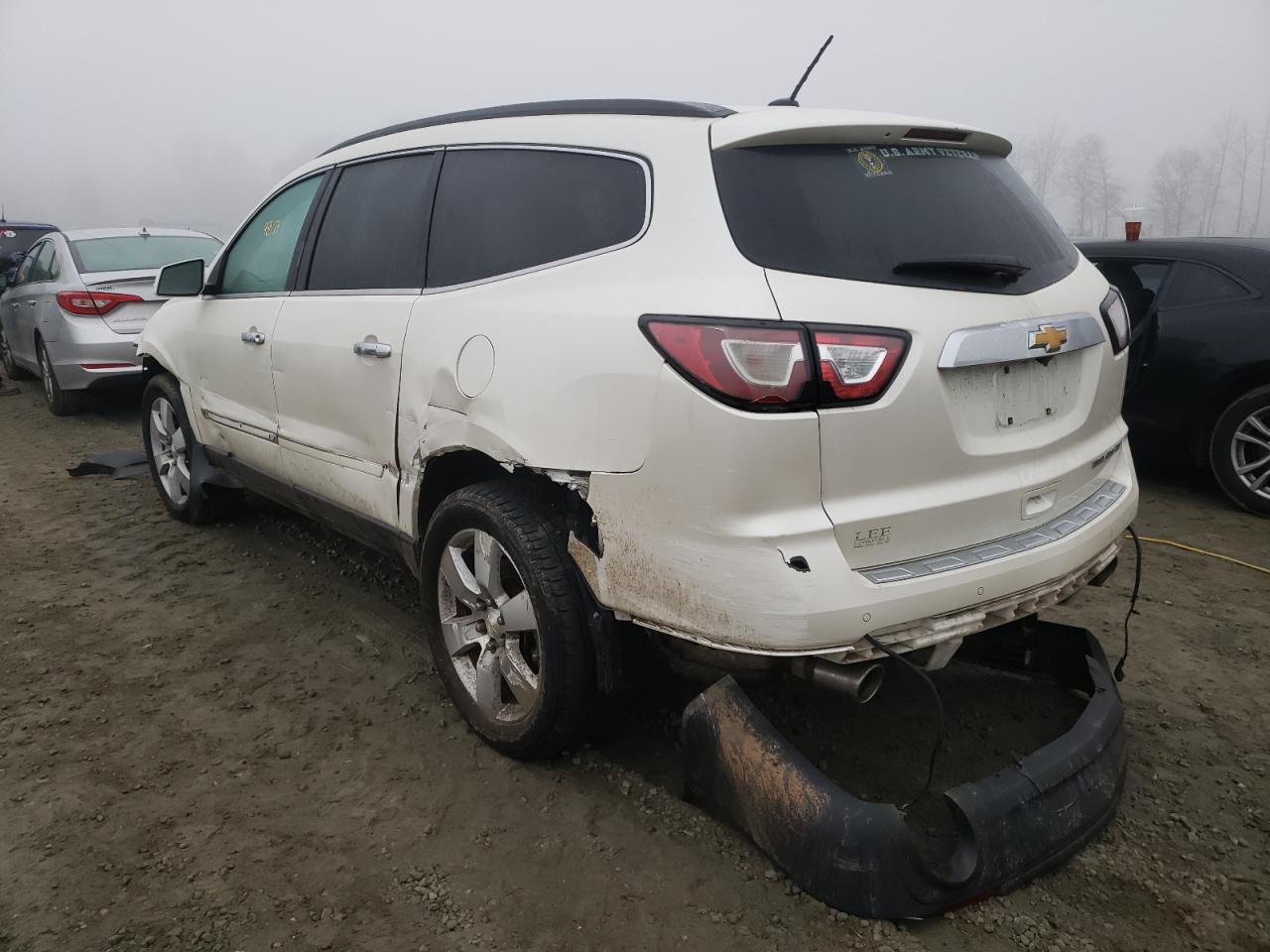 Photo 3 from auction – 2015 CHEVROLET TRAVERSE L with VIN 1GNKRJKD0FJ304055