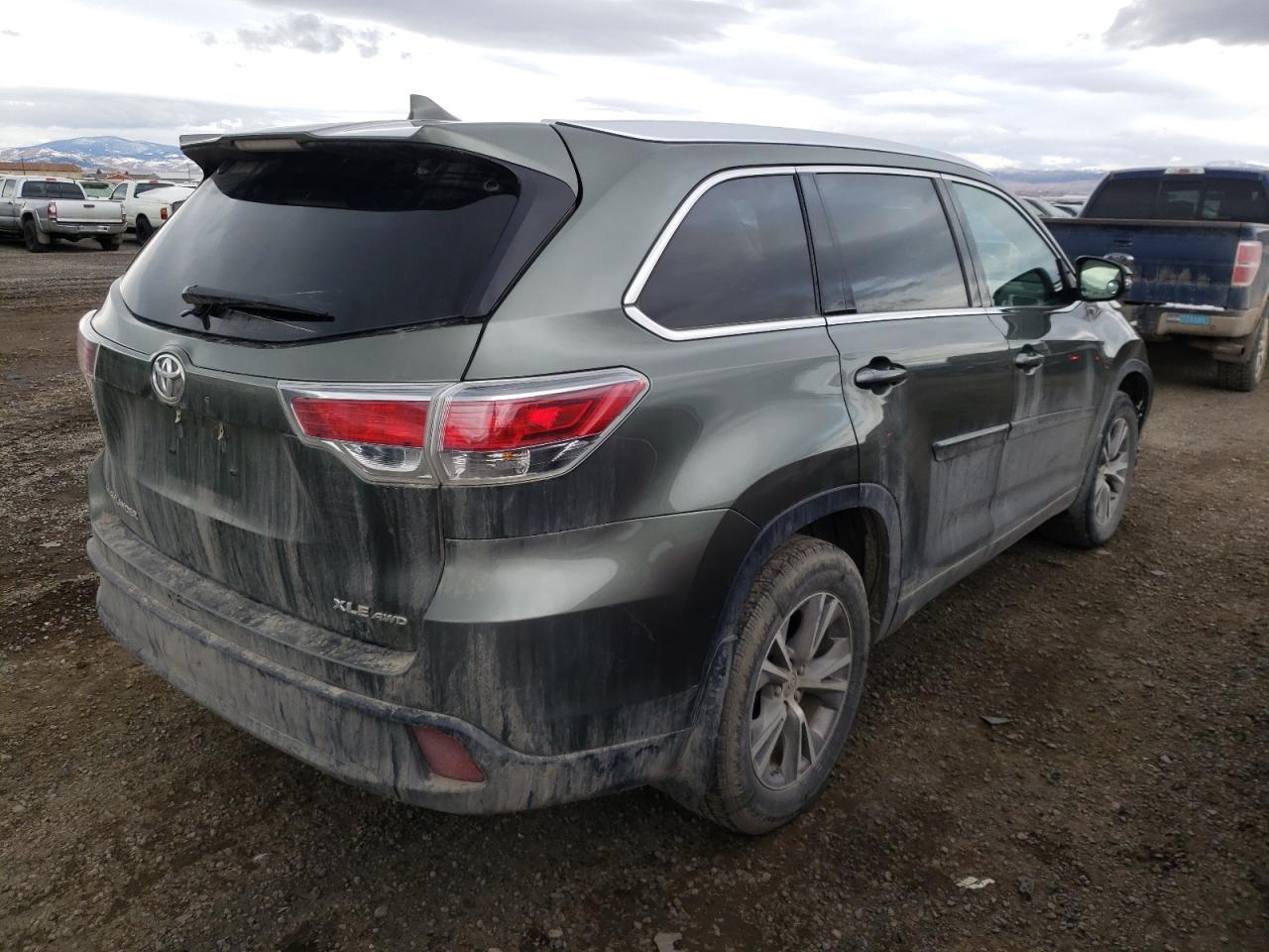Foto 4 de la subasta – 2015 TOYOTA HIGHLANDER con VIN 5TDJKRFH7FS109917