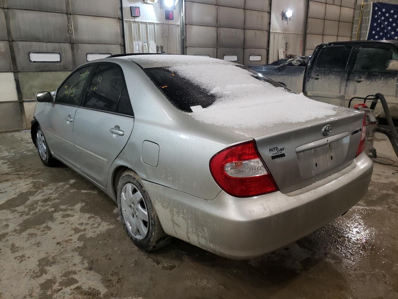 Photo 3 from auction – 2004 TOYOTA CAMRY LE with VIN 4T1BE32K44U871794
