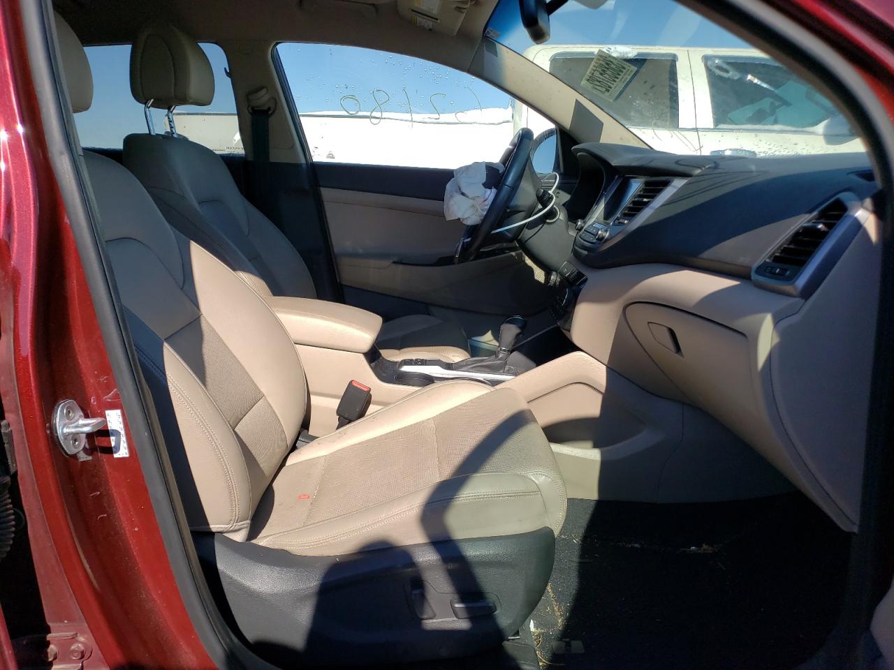 Photo 5 from auction – 2016 HYUNDAI TUCSON LIM with VIN KM8J3CA27GU124374