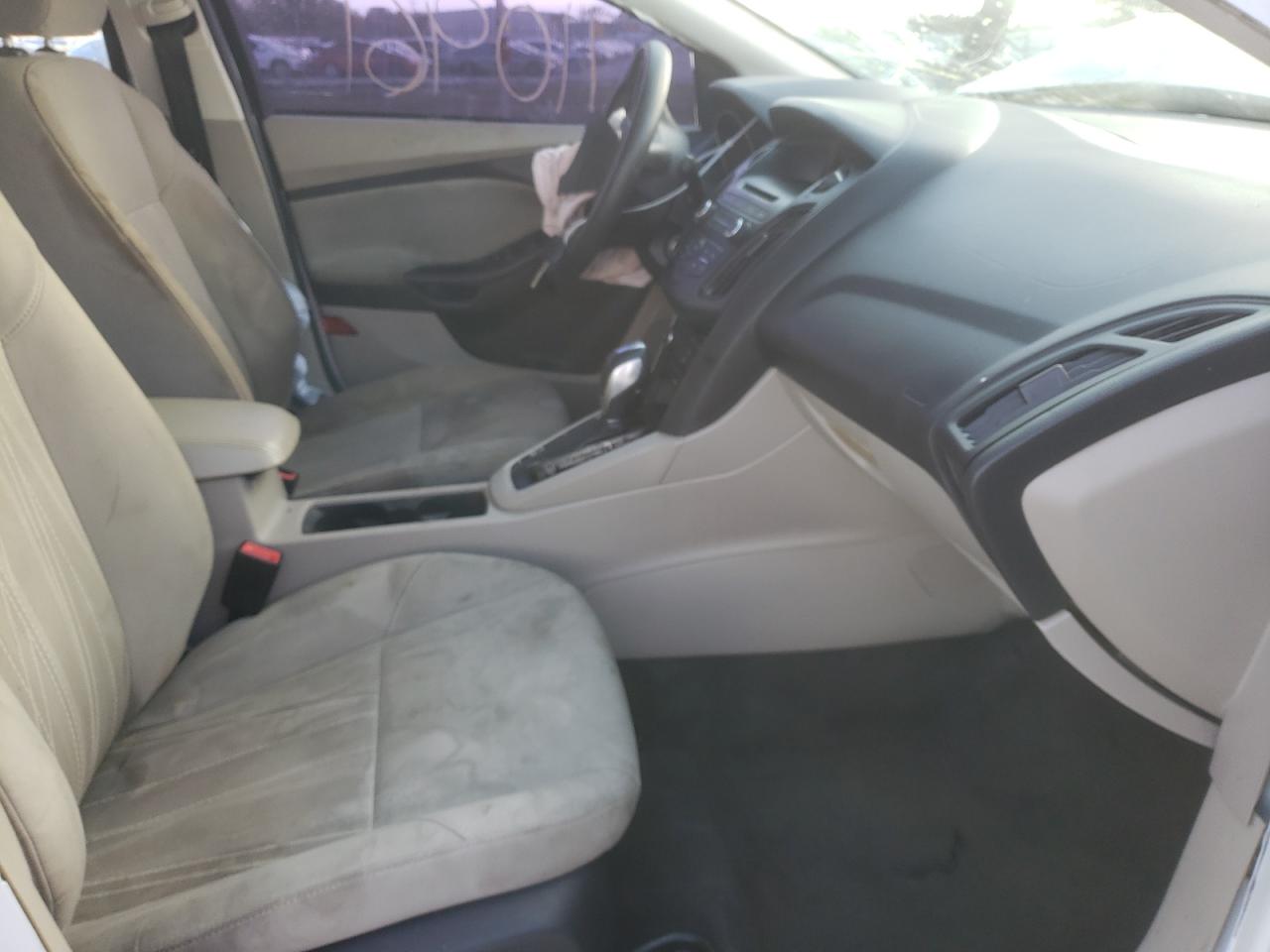 Photo 5 from auction – 2015 FORD FOCUS with VIN 1FADP3F25FL262648