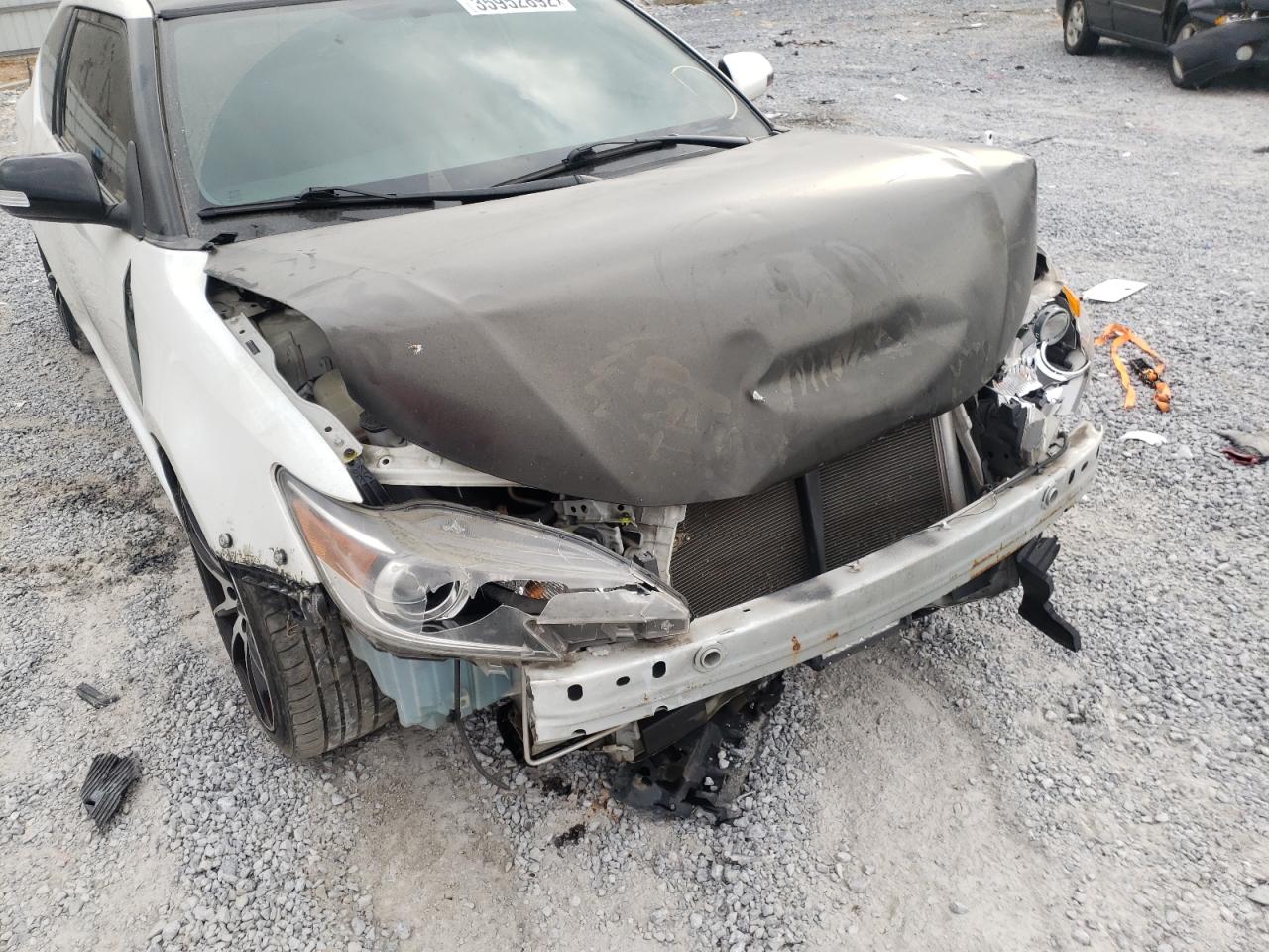 Photo 9 from auction – 2016 TOYOTA SCION TC with VIN JTKJF5C70GJ023672