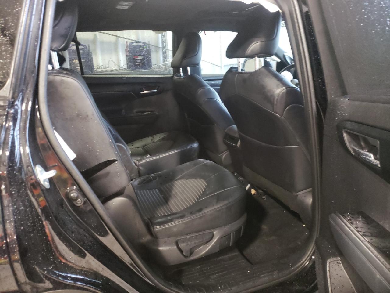 Photo 6 from auction – 2021 TOYOTA HIGHLANDER with VIN 5TDJZRBH3MS059208