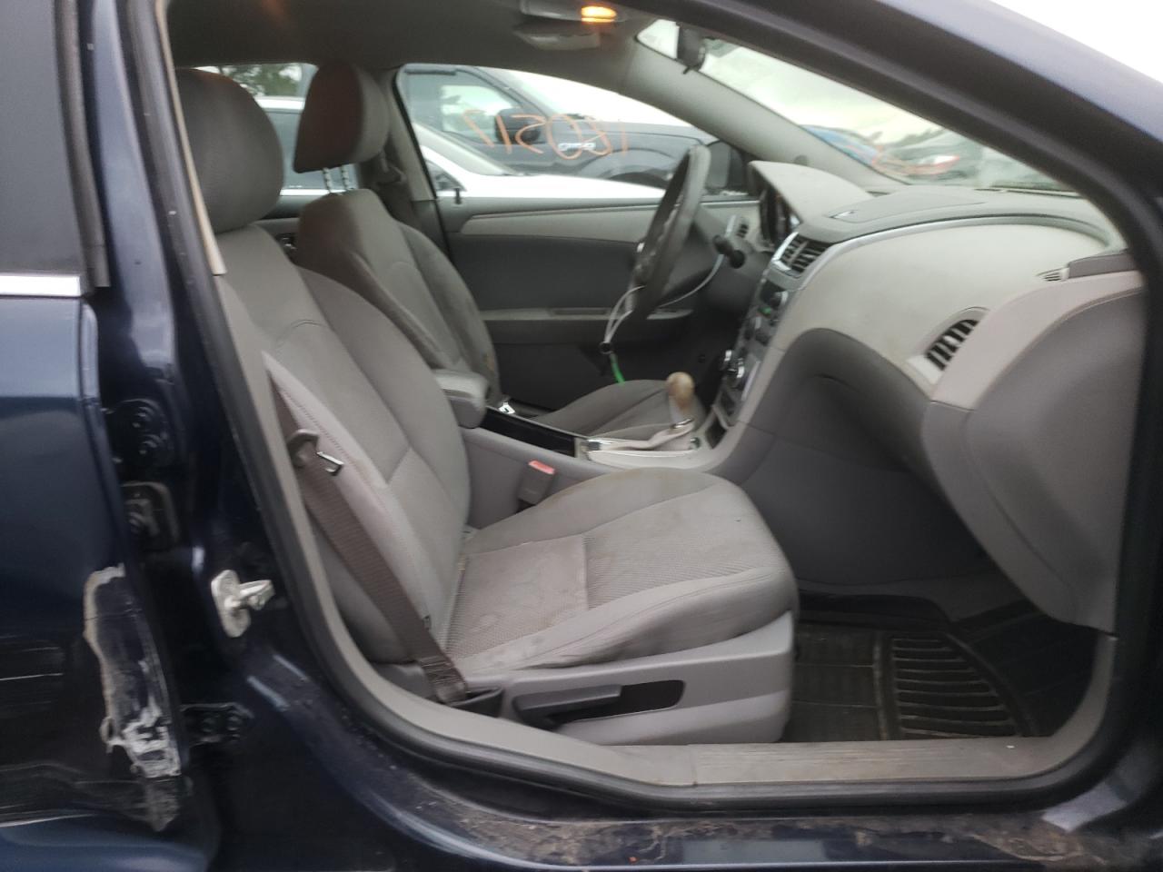 Photo 5 from auction – 2010 CHEVROLET MALIBU LS with VIN 1G1ZA5E08AF105886