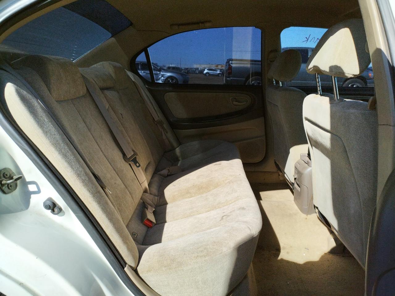 Photo 6 from auction – 2001 NISSAN MAXIMA GXE with VIN JN1CA31D61T832264