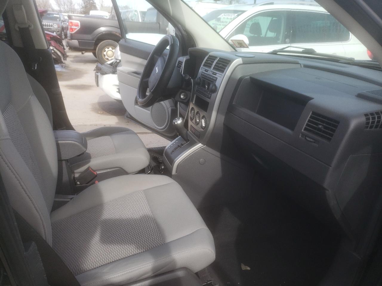 Photo 5 from auction – 2007 JEEP COMPASS with VIN 1J8FF47WX7D136593