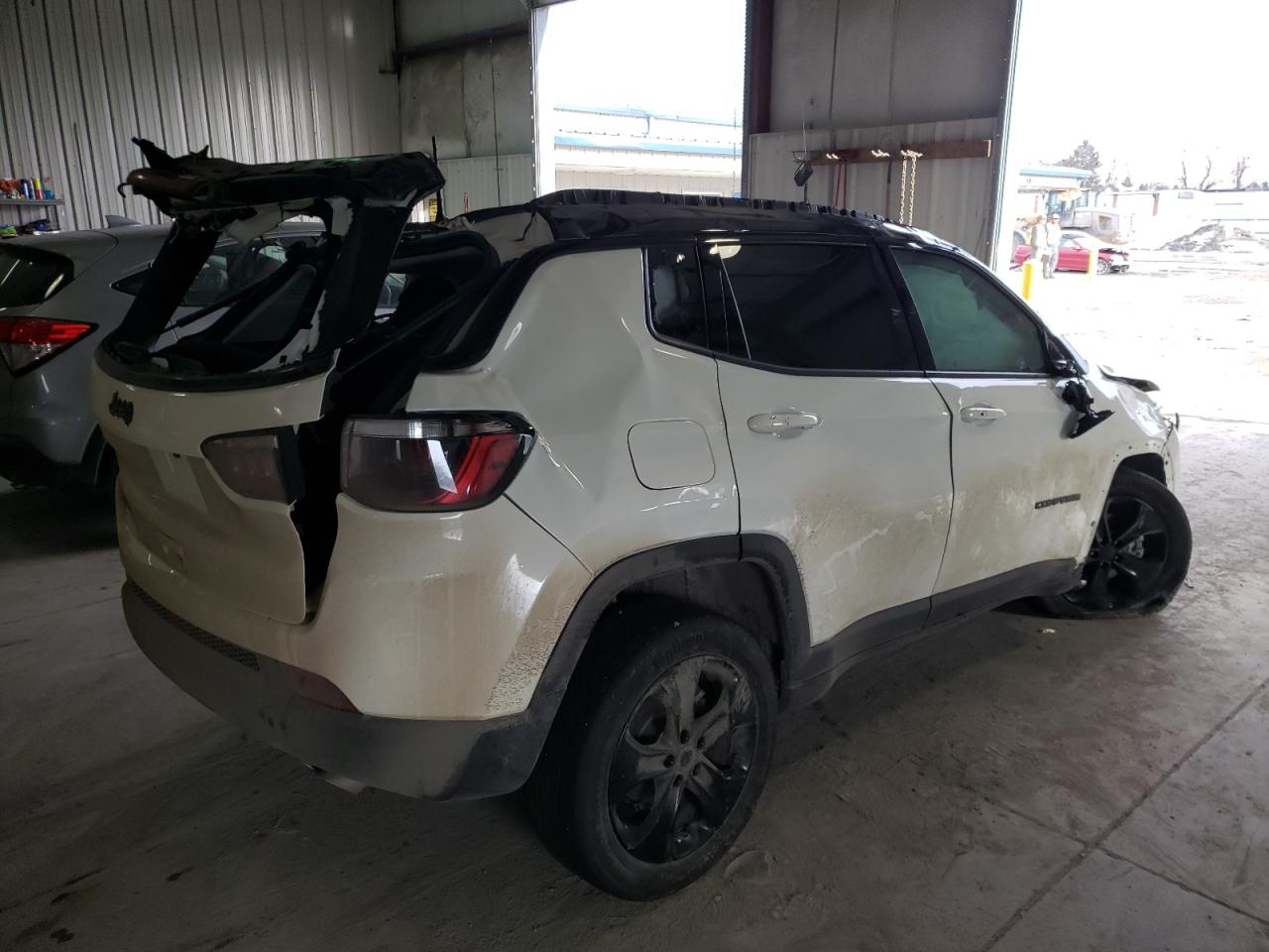 Photo 4 from auction – 2021 JEEP COMPASS LA with VIN 3C4NJDBB2MT510500