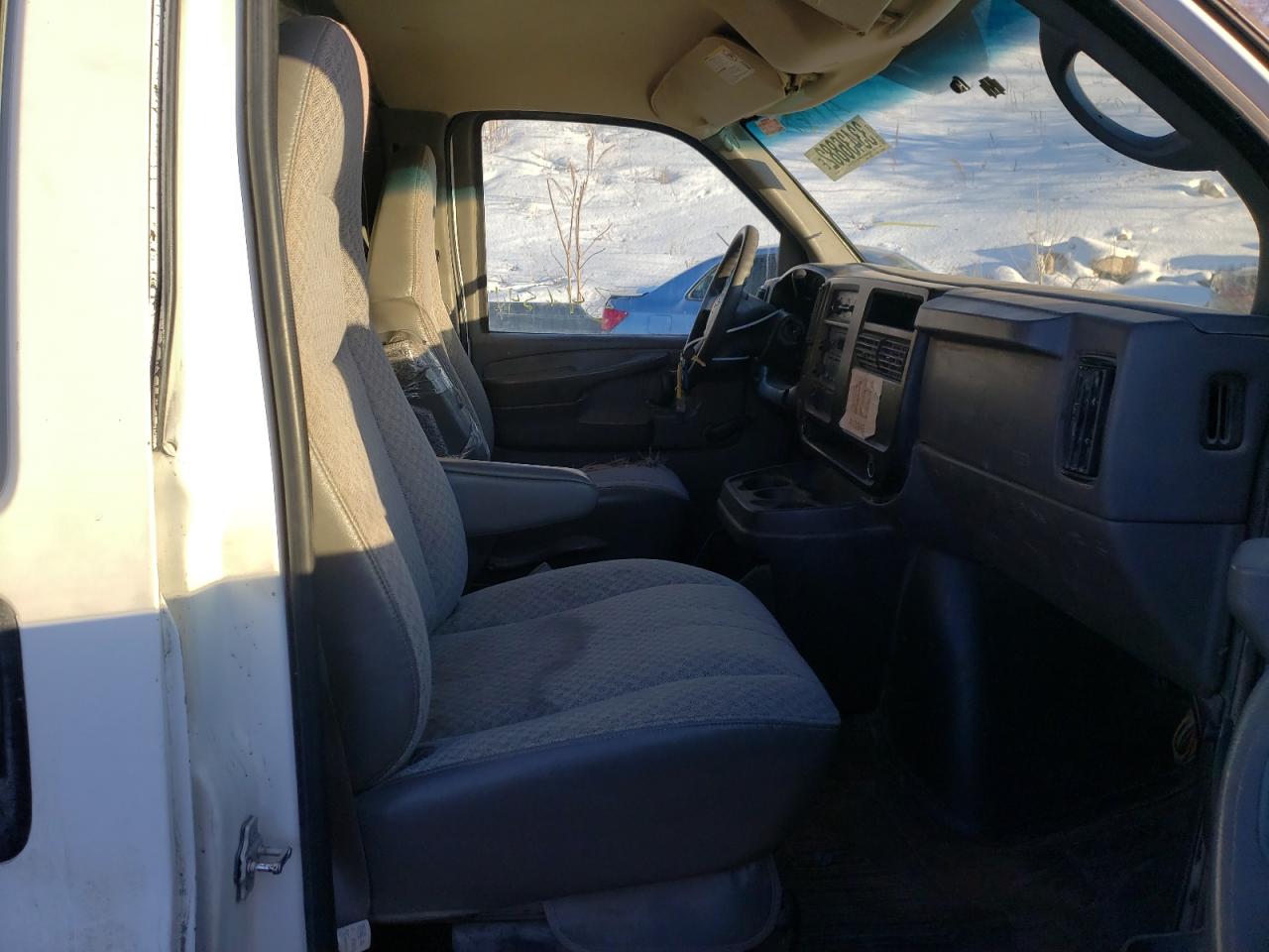 Photo 5 from auction – 2005 CHEVROLET EXPRESS G1 with VIN 1GCFH15T951216510