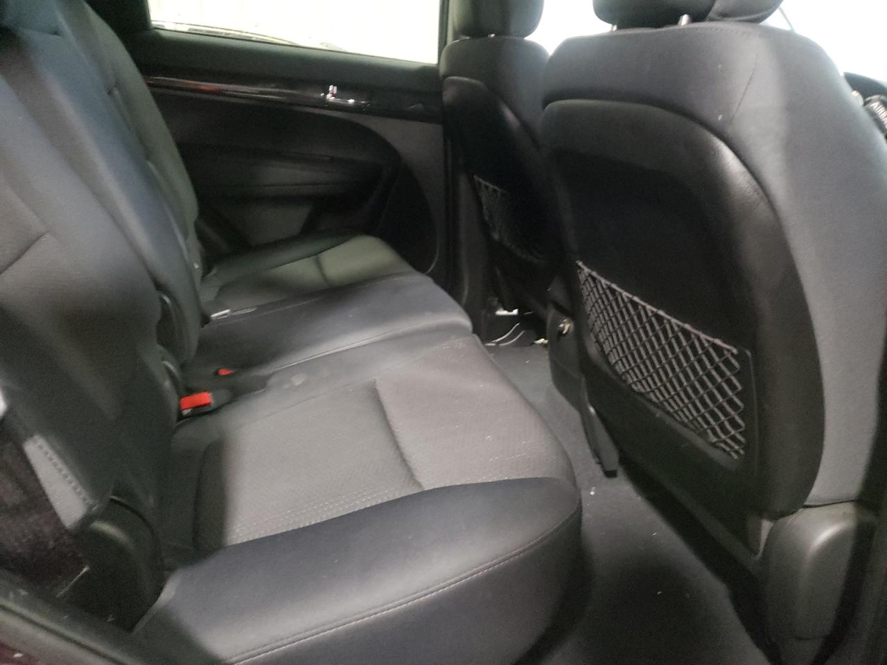 Photo 6 from auction – 2011 KIA SORENTO BA with VIN 5XYKTCA19BG180617