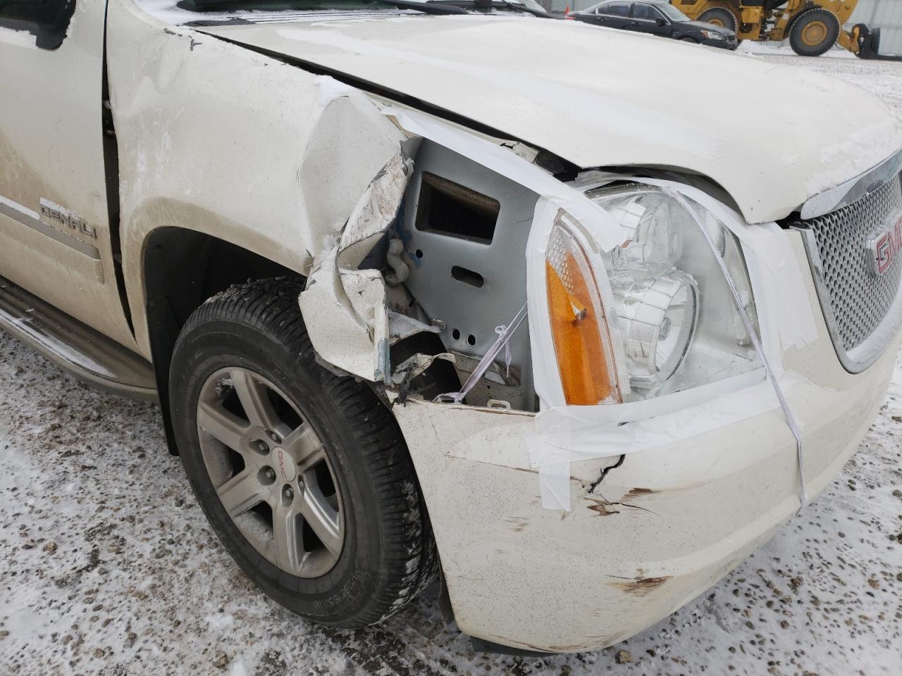 Photo 9 from auction – 2010 GMC YUKON DENA with VIN 1GKUKEEF9AR172678