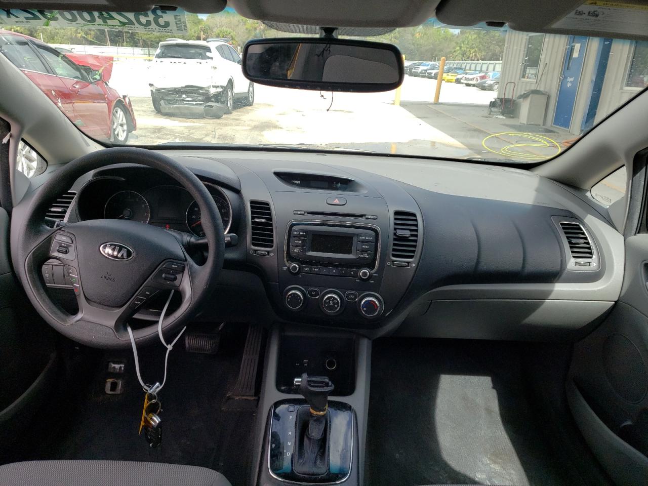 Photo 9 from auction – 2017 KIA FORTE LX with VIN 3KPFK4A70HE079759