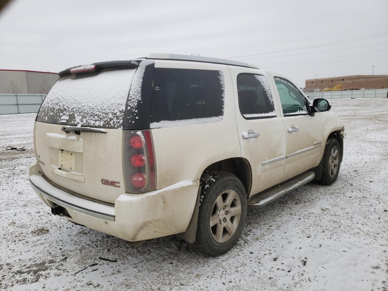 Photo 4 from auction – 2010 GMC YUKON DENA with VIN 1GKUKEEF9AR172678