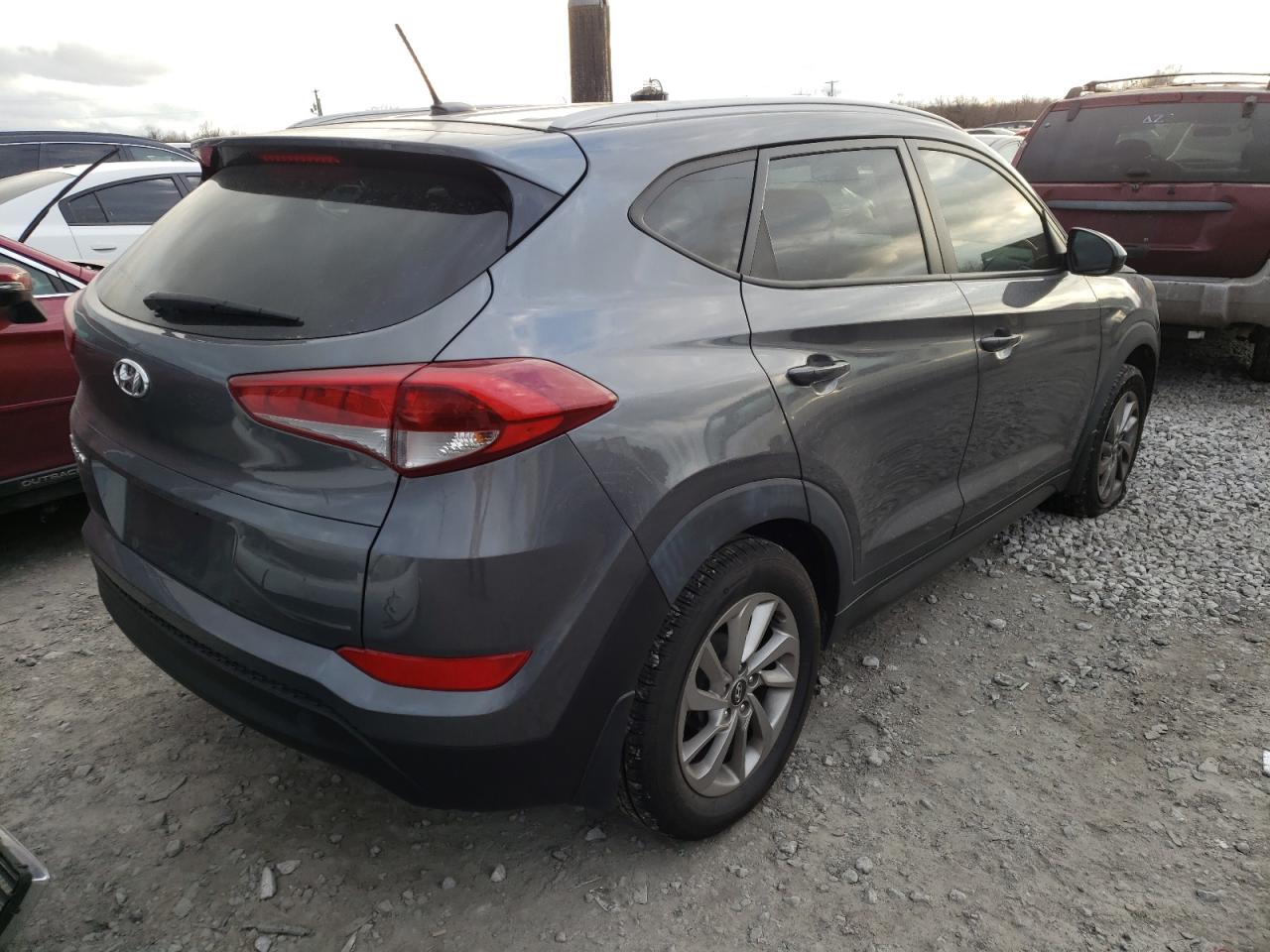 Photo 4 from auction – 2016 HYUNDAI TUCSON with VIN KM8J33A47GU124134