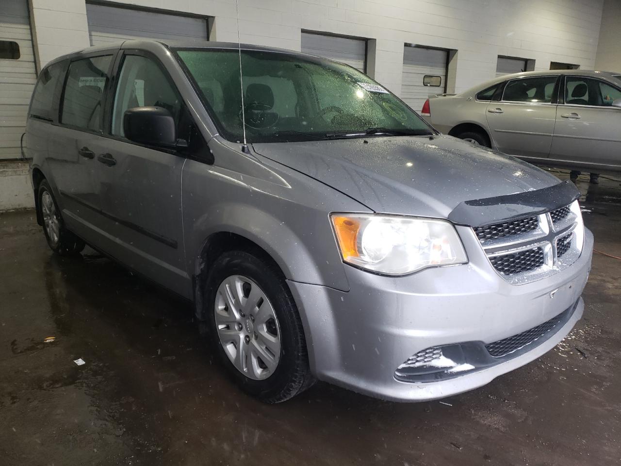 DODGE GRAND CARA 2014 مع رقم تعريف المركبة 2C4RDGBG4ER102445 - صورة من المزاد