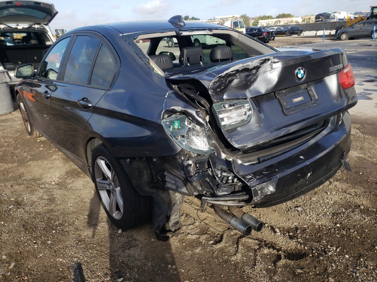 Photo 3 from auction – 2013 BMW 328 I with VIN WBA3A5C55DF355843