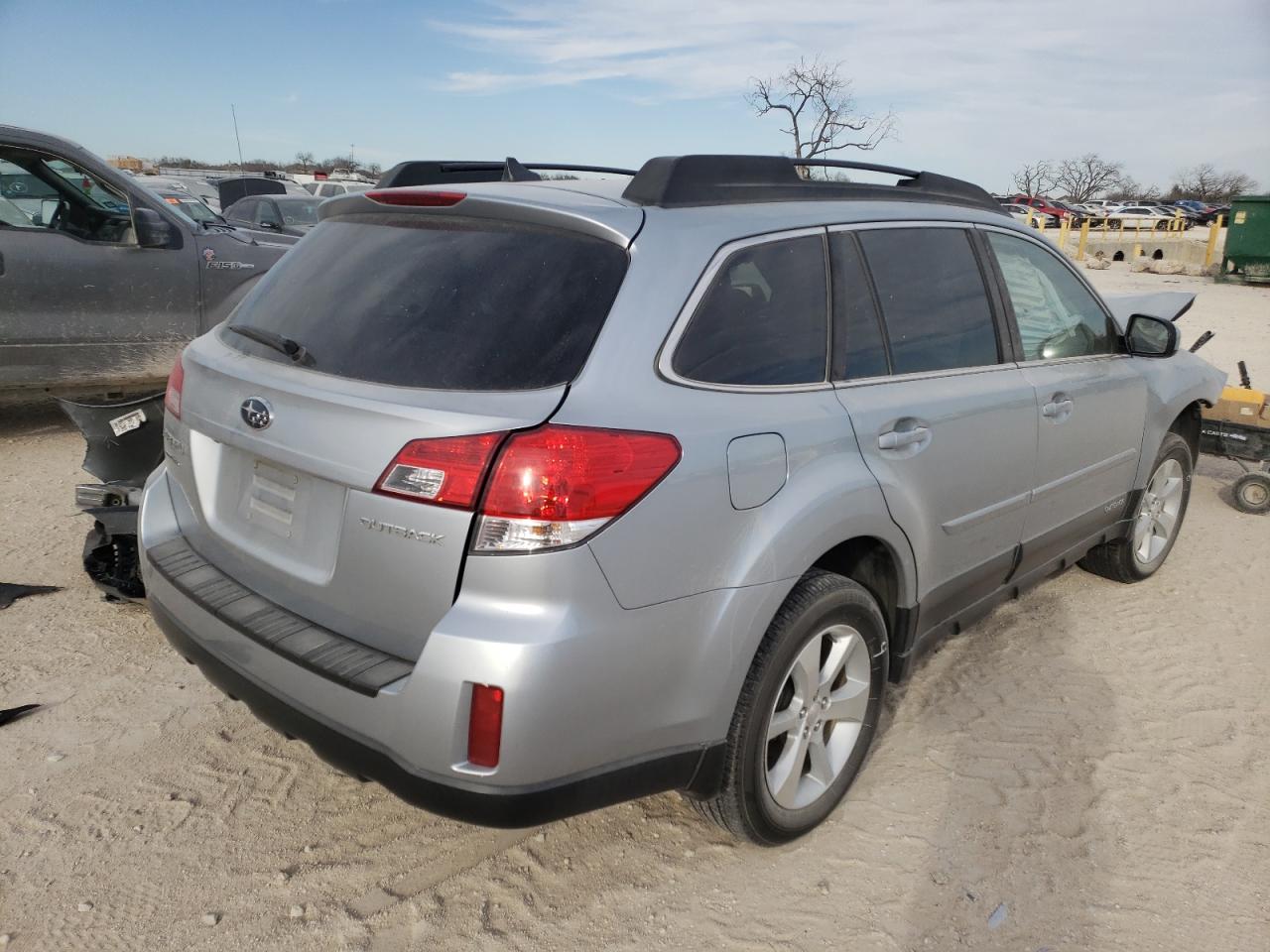 Photo 4 from auction – 2013 SUBARU OUTBACK 2. with VIN 4S4BRCKCXD3235240