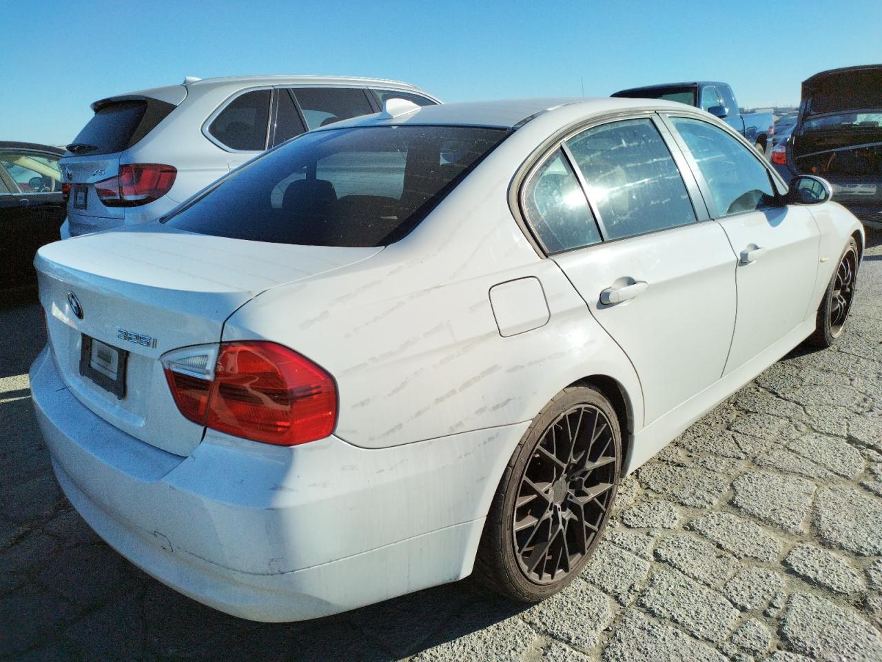 Photo 4 from auction – 2006 BMW 325 I with VIN WBAVB13526KX48451