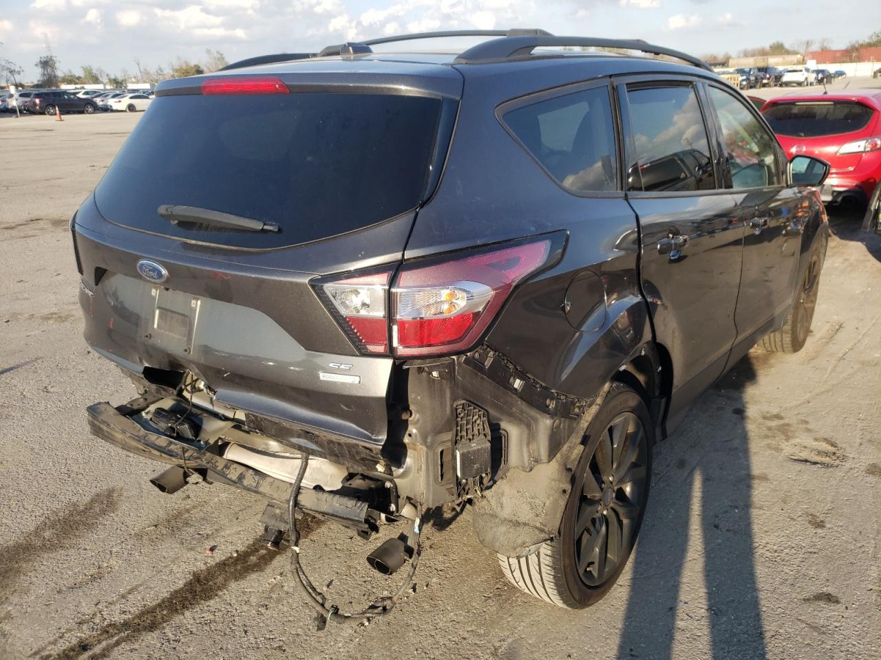 Photo 4 from auction – 2017 FORD ESCAPE SE with VIN 1FMCU0GD8HUD04817